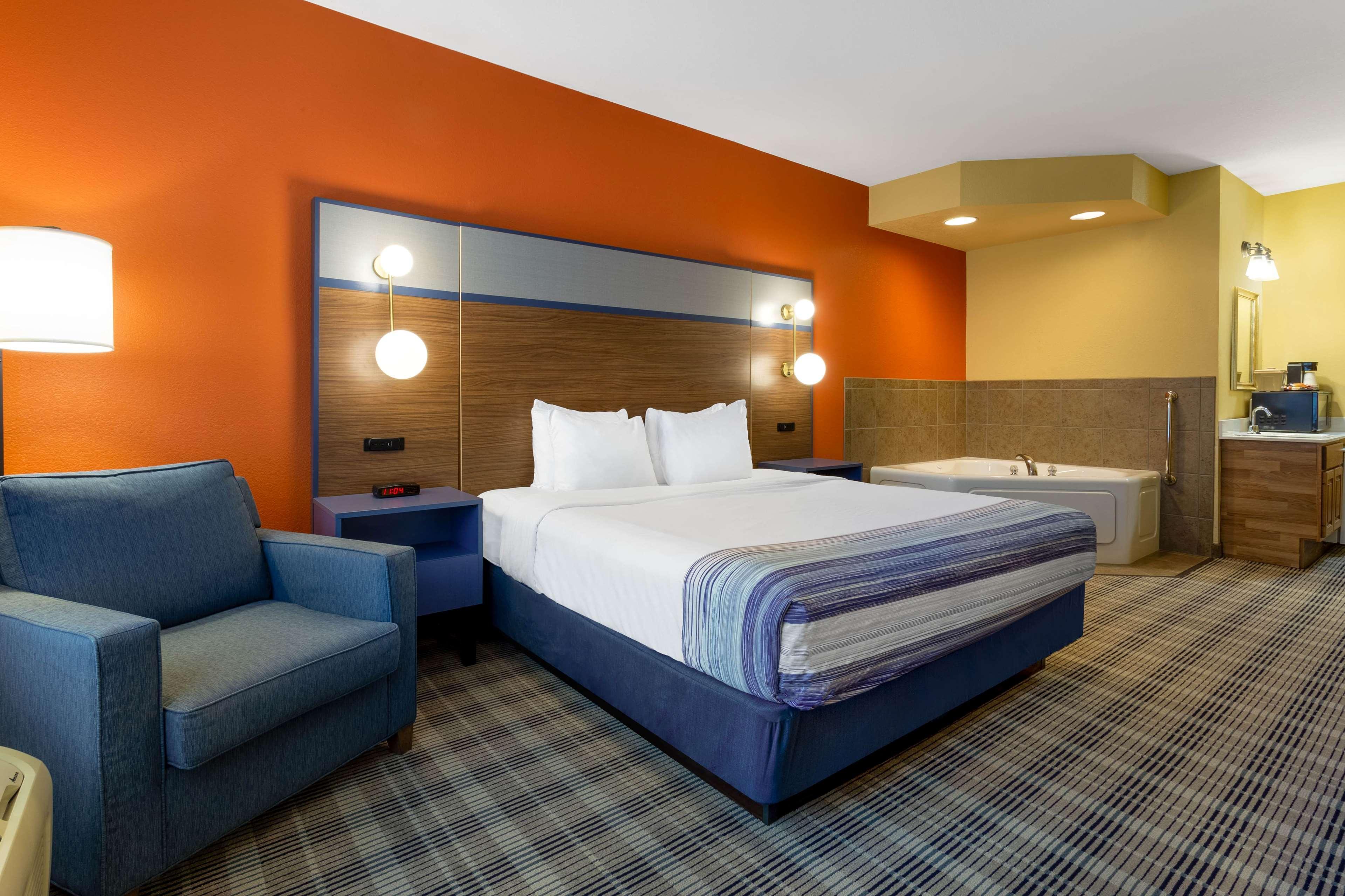 Americinn By Wyndham Fulton Clinton Extérieur photo