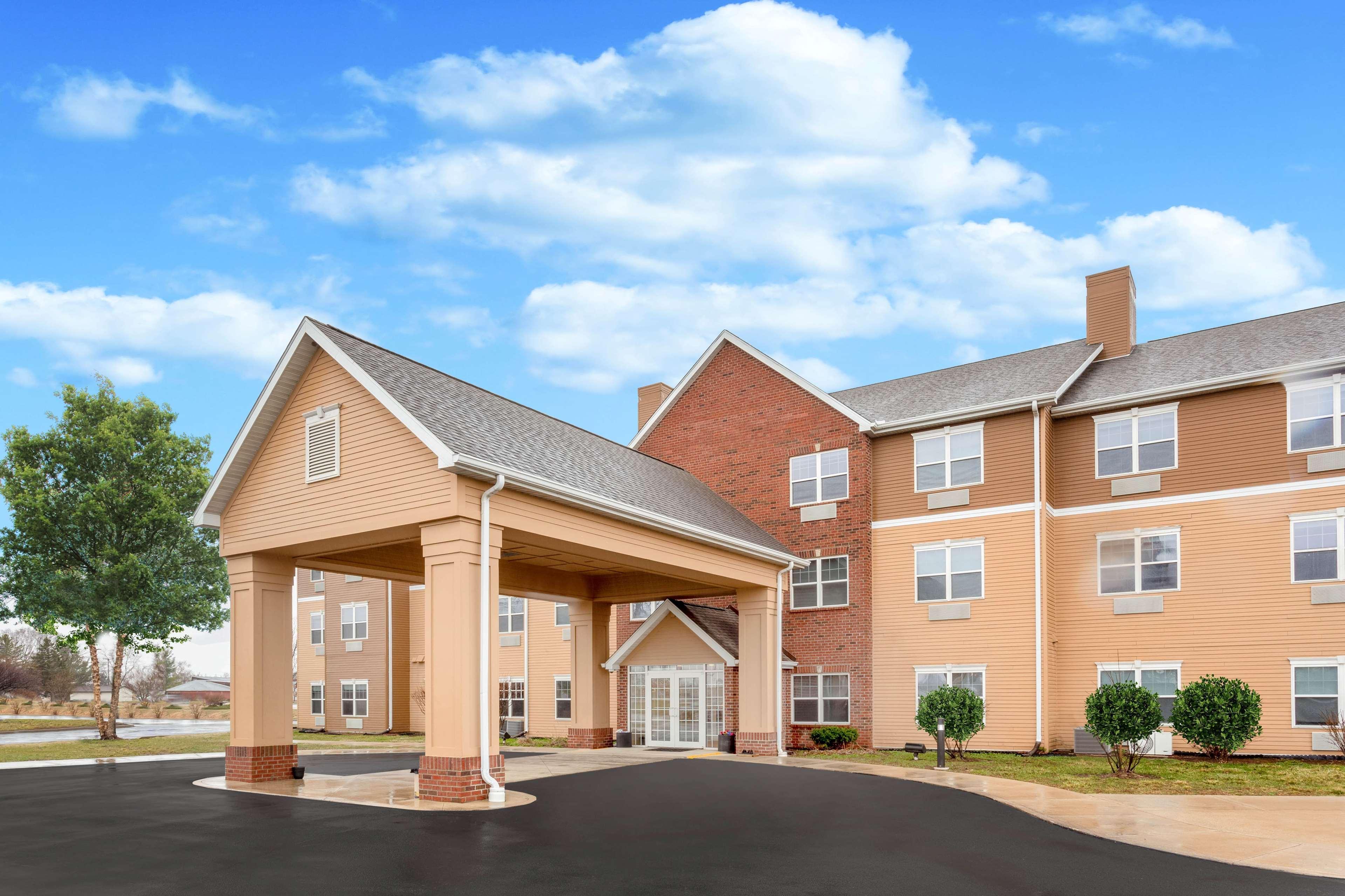 Americinn By Wyndham Fulton Clinton Extérieur photo